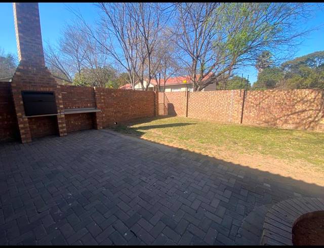 3 BEDROOM HOUSE FOR SALE IN CLUBVILLE